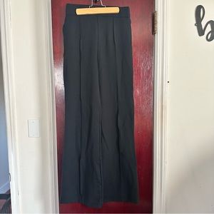 Spanx boot cut pants w beautiful details.